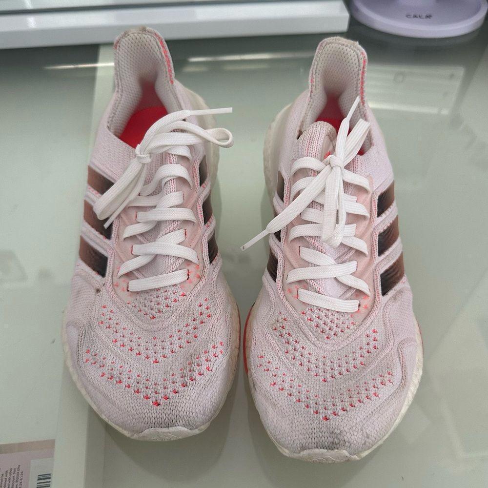 Adidas UltraBoost 22 Heat.RDY White Turbo